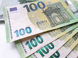 1 Euro to Pakistani Rupees Exchange Rates, 100 euro to pkr, 1000 Euro